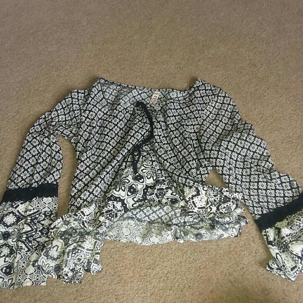 Long Sleeve Print Crop Top